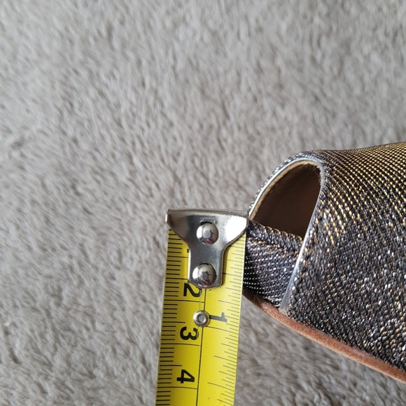 Badgley Mischka Humbie IV Gold Pewter peep toe heels size 7.5 - Picture 12 of 12